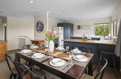 Taupo Cottage | Lakewood Haven - Taupo Holiday Home