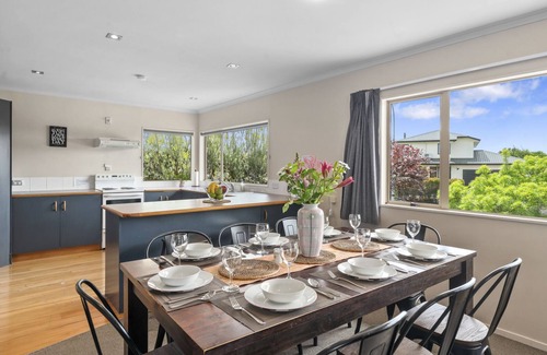 Taupo Cottage | Lakewood Haven - Taupo Holiday Home