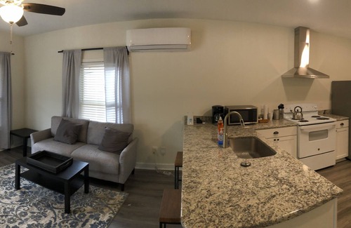 Durham Apartment | Lakewood/Lyon Park Renovated Cottage Near Duke 23B