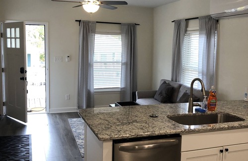 Durham Apartment | Lakewood/Lyon Park Renovated Cottage Near Duke 23B