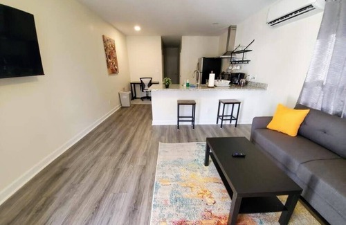 Durham Apartment | Lakewood/Lyon Park Renovated Cottage Near Duke 26A