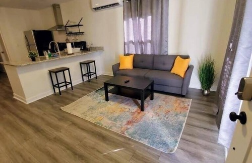 Durham Apartment | Lakewood/Lyon Park Renovated Cottage Near Duke 26A