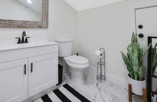 Lemon Cove House | Lakhouse w/ Stunning Views- Gateway to Sequoia National Park