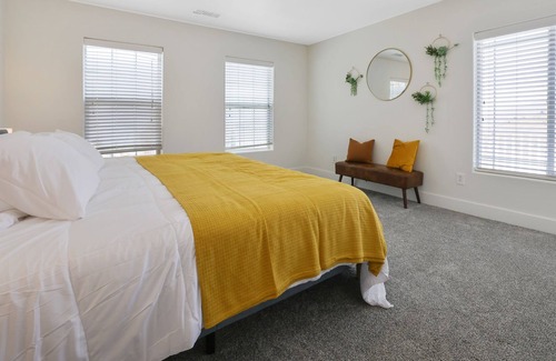 Lemon Cove House | Lakhouse w/ Stunning Views- Gateway to Sequoia National Park