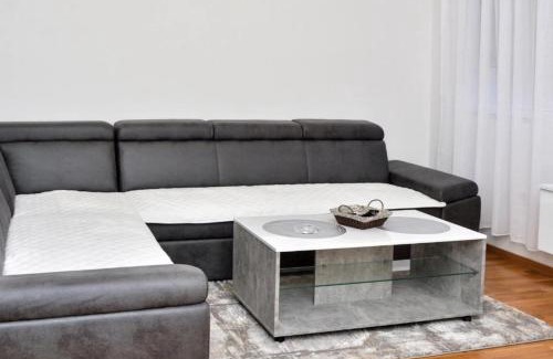 Niksic Apartment | Laki
