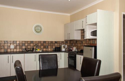 Humewood House | Lalapanzi Guest Lodge