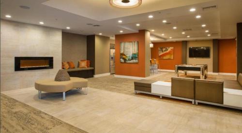 Koreatown Apartment | LALAs House- 1br with Free Parking, Pool and Sauna