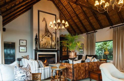 Grahamstown Cabin | Lalibela Game Reserve - Kichaka Lodge