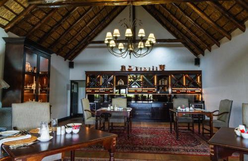 Grahamstown Cabin | Lalibela Game Reserve - Kichaka Lodge