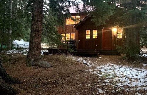 Cooke City-Silver Gate Cabin | Lamar Valley Cabins are spacious modern-rustic cabins one mile from Yellowstone