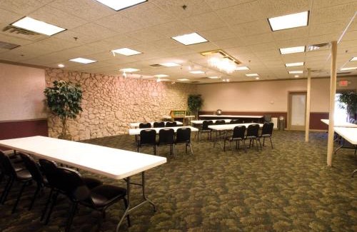 Springfield Hotel | Lamplighter Inn-South