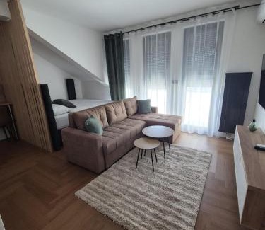 Tuzla Apartment | Lana Apartmani Autor