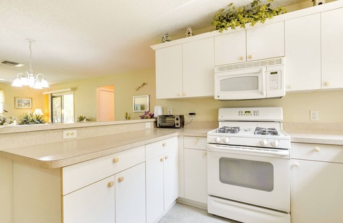 Lynnhaven Cottage | Lanai & Golf Cart: The Villages Vacation Rental!