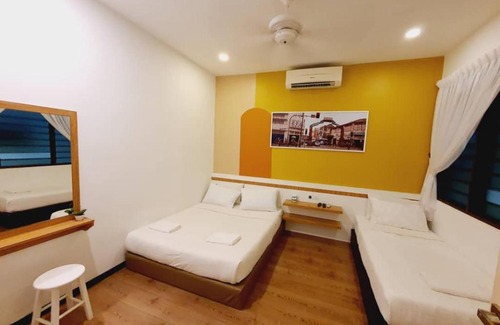 Downtown George Town House | Landed Home near Gurney and Georgetown for 18pax WL