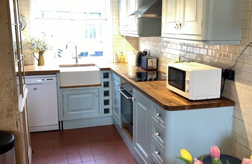 Rye Cottage | Landgate Cottage is opposite the 14th Century entrance to historic Rye town