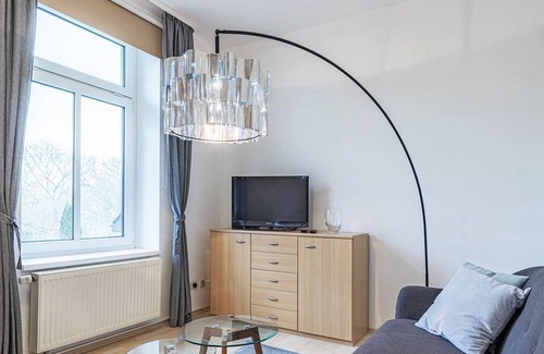 Muritz Apartment | Landgravine - Landgravine with balcony and park view