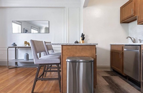 DeBaliviere Place Apartment | Landing at 275 on the Park - Senate - 1 Bedroom in De Baliviere Place