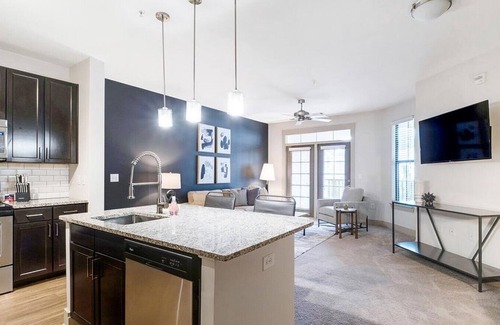 Crestline Heights Apartment | Landing at 4700 Colonnade - 1 Bedroom in Overton