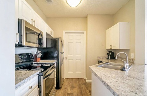 Greer Apartment | Landing at Avana Thornblade - 1 Bedroom in Downtown Greer