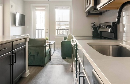 Sugar Hill Apartment | Landing at Cadence Sugar Hill - 1 Bedroom in Su.