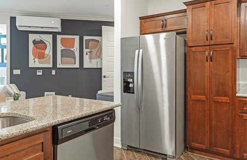 Overland Park Apartment | Landing at Carson Street Towers - 1 Bedroom in .