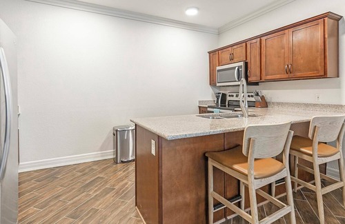 Overland Park Apartment | Landing at Carson Street Towers - 1 Bedroom in .