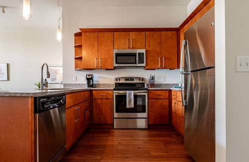 Lenexa Apartment | Landing at Domain at City Center - 1 Bedroom in Downtown Lenexa