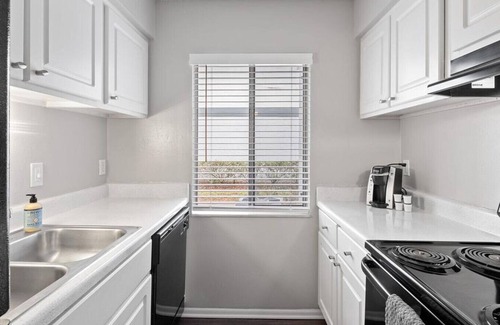 St. Petersburg - Clearwater Apartment | Landing at Gateway on 4th Apartments - 1 Bedroom in Downtown St. Petersburg