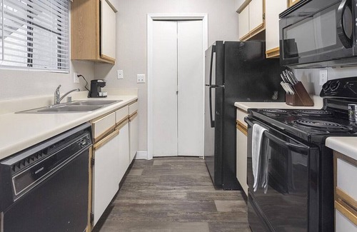 Rancho Oakey Apartment | Landing at Helix Apartments - 1 Bedroom in Rancho Oakey