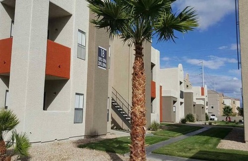 Rancho Oakey Apartment | Landing at Helix Apartments - 1 Bedroom in Rancho Oakey