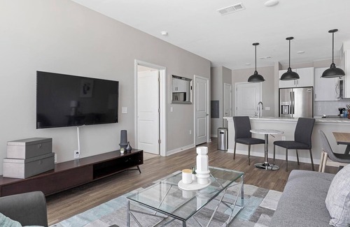 Huntsville Apartment | Landing at Laurel at Dry Creek - 1 Bedroom in E.