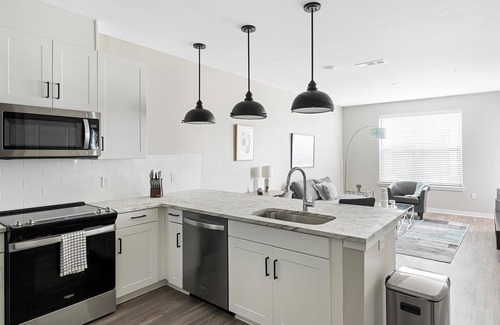 Huntsville Apartment | Landing at Laurel at Dry Creek - 1 Bedroom in E.