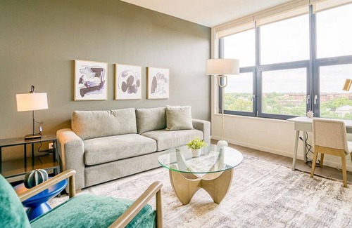 Logan Square Apartment | Landing at Logan Apartments - 1 Bedroom in Logan Square