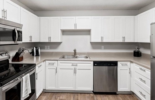 Southaven Apartment | Landing at Oak Hollow Apartments - 2 Bedrooms in Downtown Southaven