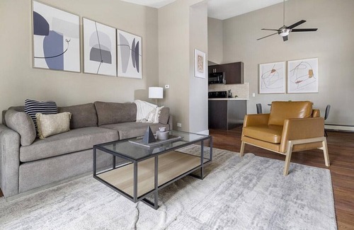 Longmont Apartment | Landing at Parkway Flats - 2 Bedrooms in Downtown Longmont