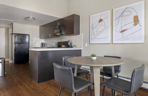 Longmont Apartment | Landing at Parkway Flats - 2 Bedrooms in Downtown Longmont