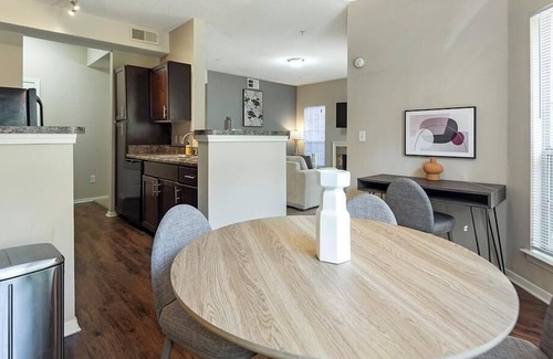 Germantown Apartment | Landing at The Grove at Germantown - 2 Bedrooms in Hunters Run