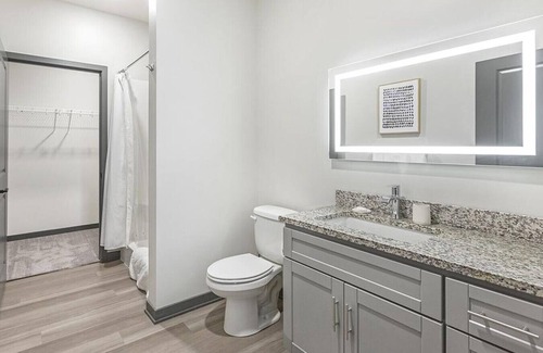 Valley Apartment | Landing at The Harbor at Valley Shores - 2 Bedrooms in Downtown Valley