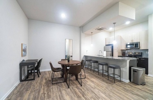 Charlotte Apartment | Landing | Beautiful 1BD, Clubhouse, Gym