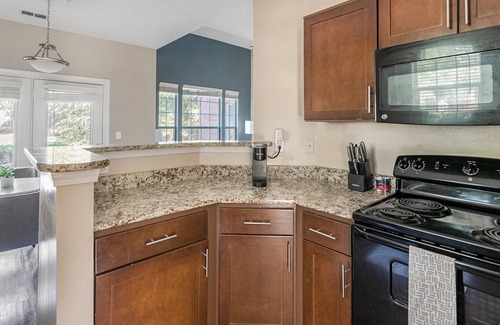 Germantown Apartment | Landing | Beautiful 3BD, Tennis Court, Gym