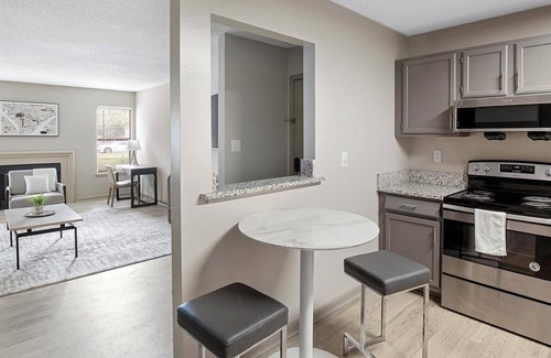 Huntsville Apartment | Landing | Chic 1BD, Pool, Clubhouse