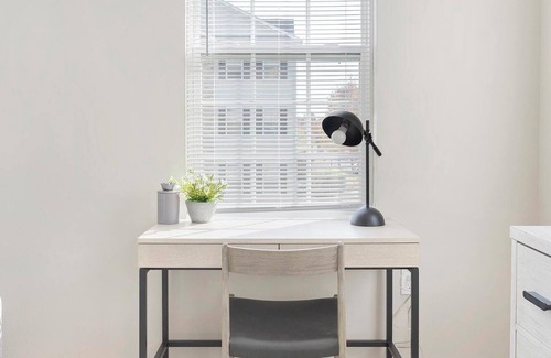 Canal Winchester Apartment | Landing | Chic 2BD, Gym, Clubhouse