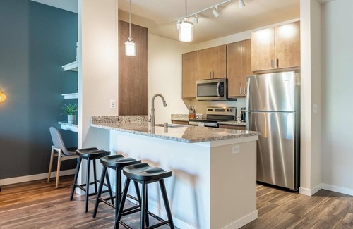 Bellview Apartment | Landing | Incredible 1BD, Pool, Gym