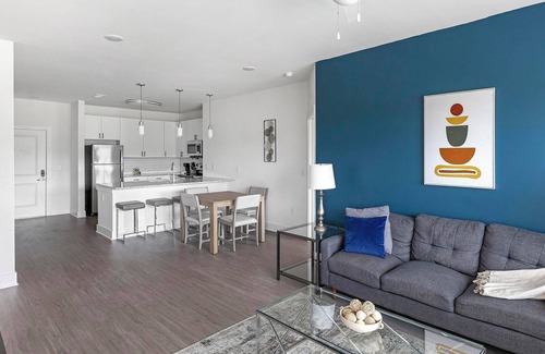 Athens Apartment | Landing | Incredible 2BD, Gym, Yoga Studio