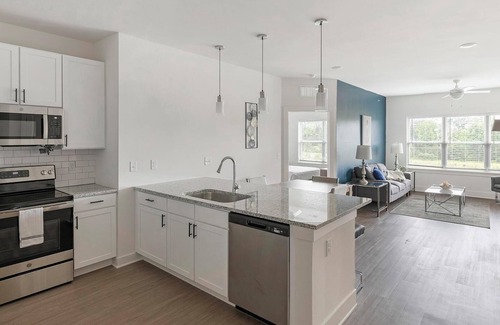 Athens Apartment | Landing | Incredible 2BD, Gym, Yoga Studio