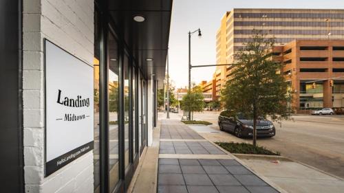 Five Points South Apartment | Landing Midtown