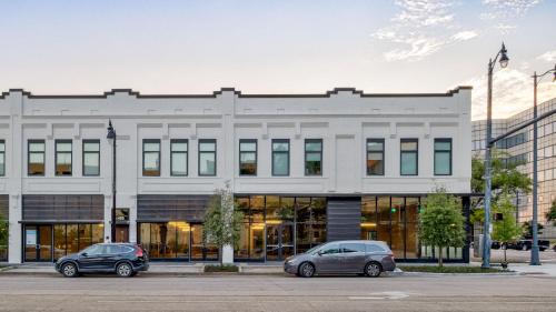 Five Points South Apartment | Landing Midtown