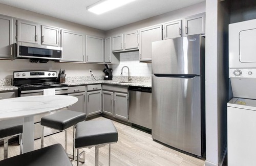 Huntsville Apartment | Landing | Modern 2BD, Pool, Clubhouse