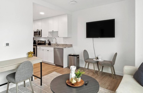 Greektown Historic District Apartment | Landing | Modern Studio, Clubhouse, Gym