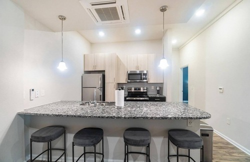 Charlotte Apartment | Landing | Spectacular 2BD, Gym, Clubhouse